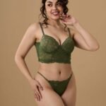 Yamiel Art. 1455/1 Conjunto Soft de Puntilla con Base y Colaless Especial